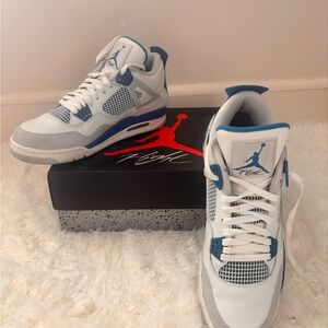Air Jordan 4 Retro Sneakers